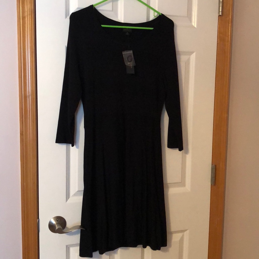 Black knit 3/4 sleeve dress